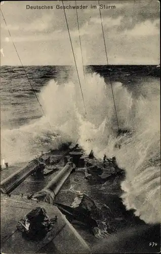 Ak Deutsche Kriegsschiffe, Geschwader im Sturm, Linienschiffe, Kaiserliche Marine