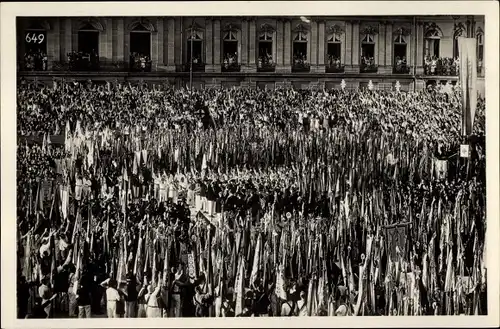 Ak Stuttgart, 15. Deutsches Turnfest 1933, Bannerübergabe im Hofe des Neuen Schlosses