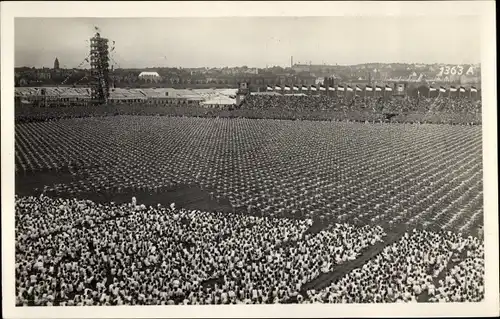 Foto Ak Stuttgart 15. Deutsches Turnfest 1933, Freiübungen der Frauen, Flaggenturm, Verpflegungsdorf