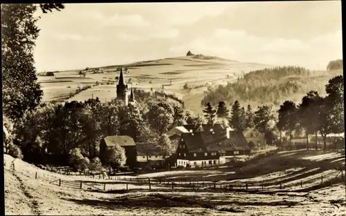 Ak Neuhausen im Erzgebirge, Blick auf den Ort vor dem Schwartenberg