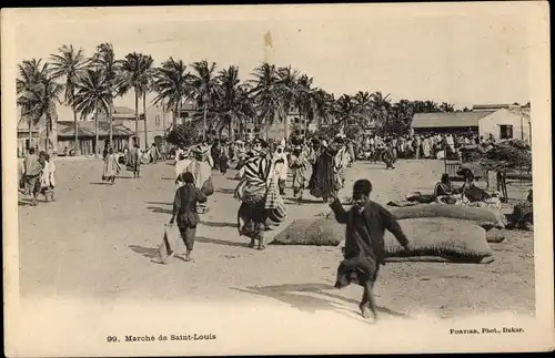 Ak Saint Louis Senegal, Marché, Marktplatz in der Stadt, Händler