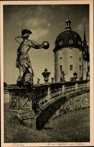 Ak Moritzburg in Sachsen, An der Auffahrt zum Schloss