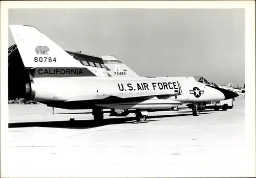 Foto US Amerikanisches Militärflugzeug, 80784, California