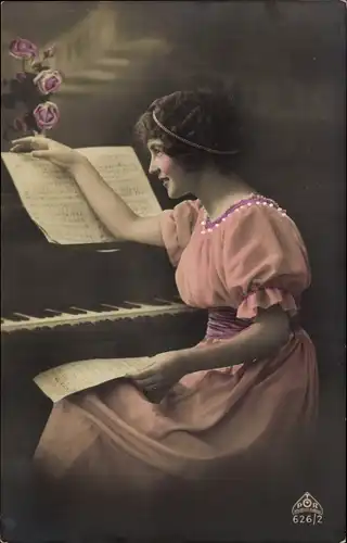 Ak Frau am Klavier, Klavierspiel, Musikunterricht, Rosen, Noten
