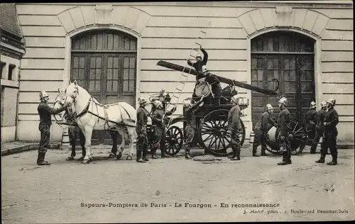 Ak Sapeurs-Pompiers de Paris, Le Fourgon, En reconnaissance