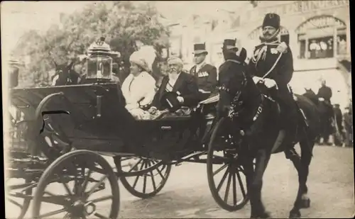 Foto Ak Königin Wilhelmina der Niederlande, Armand Fallieres, Kutsche