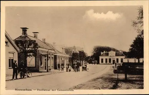 Ak Nieuweschans Groningen, Hoofdstraat met Gemeentehuis