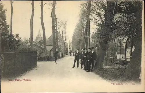 Ak Vreeland Utrecht, Straßenpartie im Ort, Männer