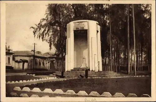 Ak Ouidah Benin, Gefallenendenkmal