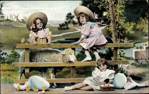 Ak Ostern, Drei Mädchen am Zaun, Lamm, Küken, Eier