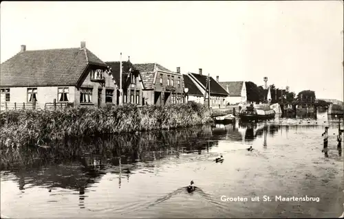 Ak Sint Maartensbrug Nordholland Niederlande, Häuser am Wasser, Enten