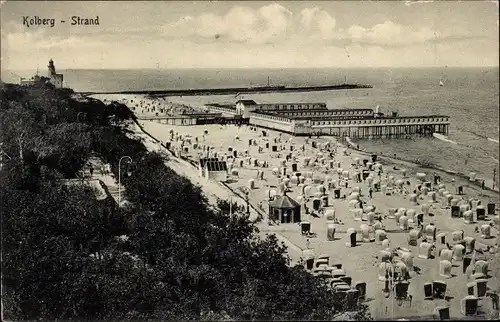 Ak Kołobrzeg Kolberg Pommern, Strand, Strandkörbe, Stengel