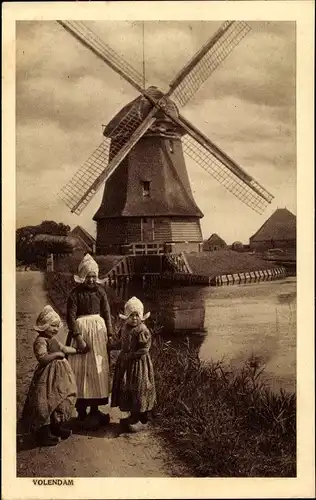 Ak Volendam, Niederlande, Windmühle, Kinder in Volkstrachten