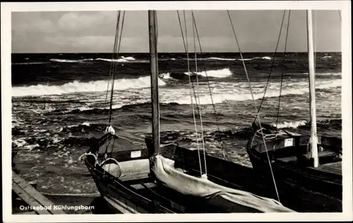 Ak Ostseebad Kühlungsborn, Brandung, Segelboote am Strand