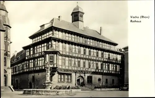 Ak Vacha in der Rhön Thüringen, Rathaus, Fachwerkhaus, Brunnen