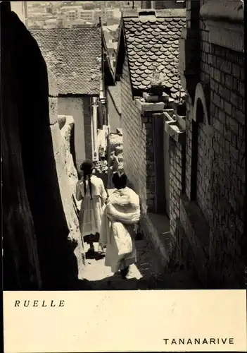 Ak Antananarivo Tananarive Madagaskar, Ruelle, Straßenpartie, Einheimische