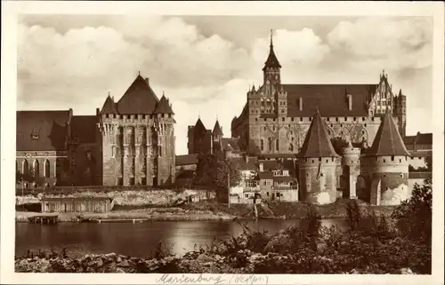 Ak Malbork Marienburg Westpreußen, Haupthaus des Deutschen Ritterordens, Hoch und Mittelschloss