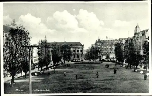 Ak Poznań Posen, Blick über den Wilhelmsplatz, Passanten