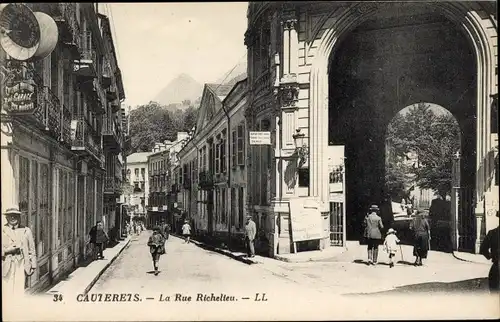 Ak Cauterets Hautes Pyrénées, La Rue Richelieu