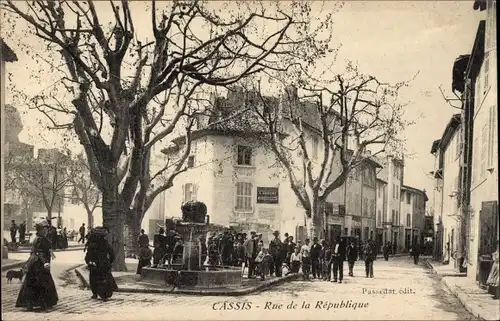 Ak Cassis Bouches du Rhone, Rue de la Republique