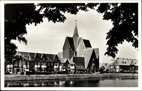 Ak Haarlem Nordholland Niederlande, Kloppersingel met Ger. Kerk