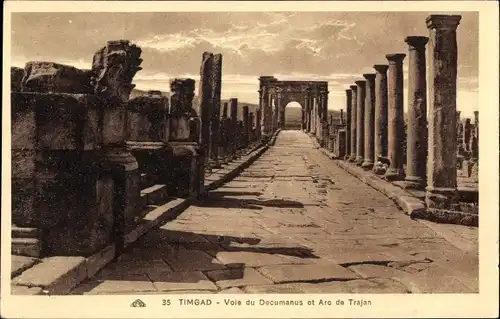 Ak Timgad Algerien, Voie du Decumanus et Arc de Trajan