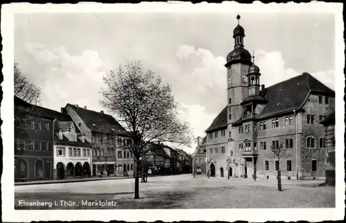 Ak Eisenberg im Saale Holzland Kreis, Blick auf den Marktplatz, Turmuhr