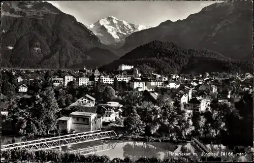 Ak Interlaken Kanton Bern Schweiz, Gesamtansicht mit Jungfrau