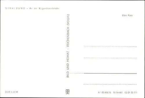 Ak Stralsund in Vorpommern, an der Rügendammbrücke, Boote vor Anker, Segelboote