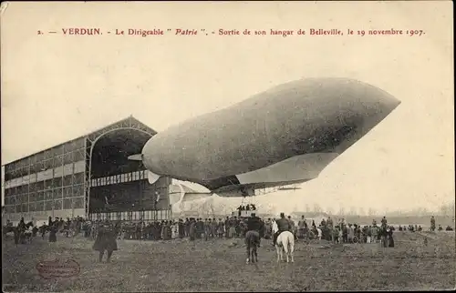 Ak Dirigeable Patrie a Verdun, Sortie de son hangar de Belleville en 1907