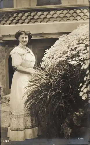 Ak Prinzessin August Wilhelm von Preußen, Alexandra Viktoria, Portrait