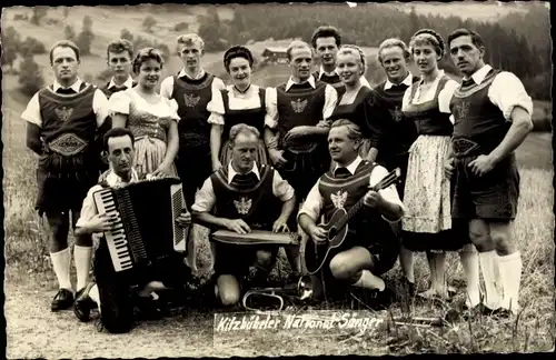 Ak Kitzbüheler National Sänger, Mitglieder der Kapelle in Trachten, Akkordeon, Gitarre
