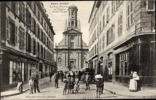 Ak Brest Finistère, La Rue d'Orleans et l'Église Saint Louis