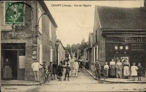 Ak Charny Yonne, Rue de l'Egalité