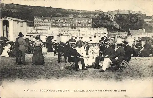 Ak Boulogne sur Mer Pas de Calais, La Plage, la Falaise et le Calvaire des Marins