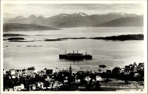 Ak Molde Norwegen, Totalansicht, Ortschaft, Dampfer im Hafen