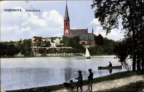 Ak Chemnitz Sachsen, Blick über den Schlossteich zum Ort, Kirche