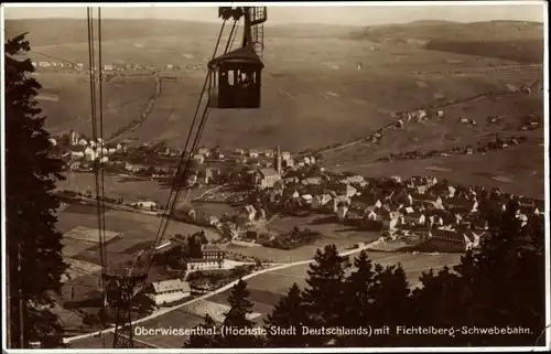 Ak Oberwiesenthal im Erzgebirge Sachsen, Ortsansicht, Schwebebahn auf den Fichtelberg