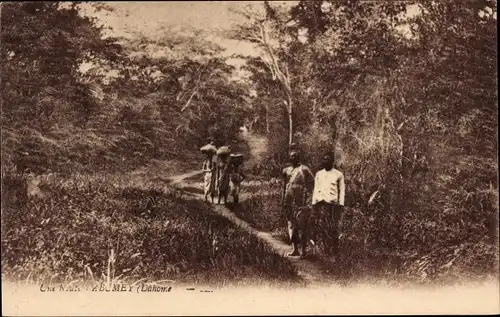 Ak Abomey Benin, Einheimische