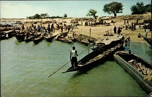 Ak Mali, Les bords du Niger