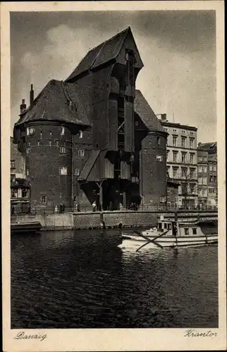 Ak Gdańsk Danzig, Blick auf das Krantor, Boot