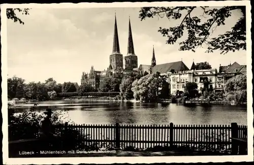 Ak Hansestadt Lübeck, Mühlenteich mit Dom und Museum