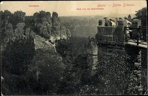 Ak Lohmen Sächsische Schweiz, Bastei, Gansfelsen, Blick von der Basteibrücke