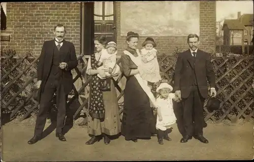 Foto Ak Gladbeck im Ruhrgebiet Westfalen, Familienportrait