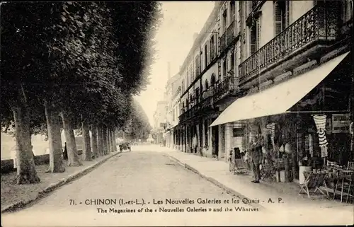 Ak Chinon Indre et Loire, Les Nouvelles Galeries et le Quais