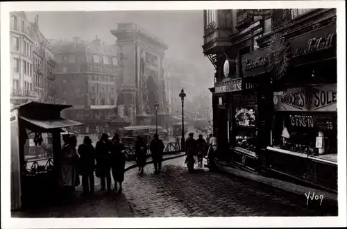 Ak Paris VIII, La Porte Saint Denis, Rue de la Lune