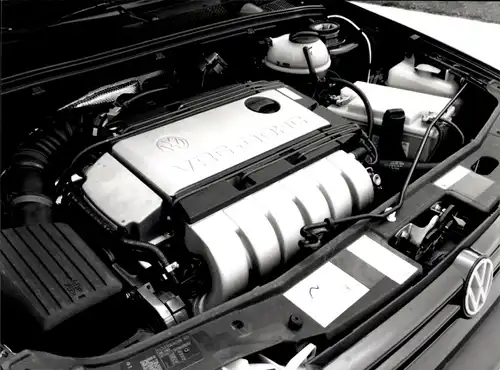 Foto Volkswagen PKW, VW Golf Sechszylinder VR 6, Modelljahr 1992, Motor