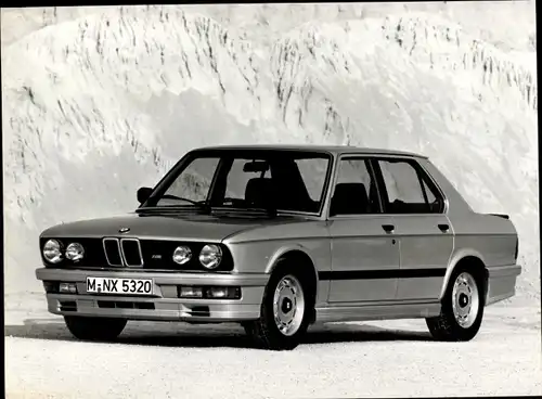 Foto BMW 5er-Reihe, BMW M 535 i, BMW Werkfoto 84104 T, Kennzeichen M-NX 5320