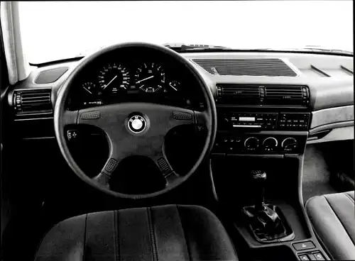 Foto BMW 7er-Reihe, Cockpit, Fahrersitz, Bedienungselemente, Werkfoto