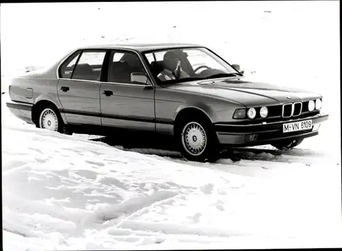 Foto BMW 7er-Reihe, BMW 730 i, BMW 735 i, Kennzeichen M-VN 6109, Werkfoto